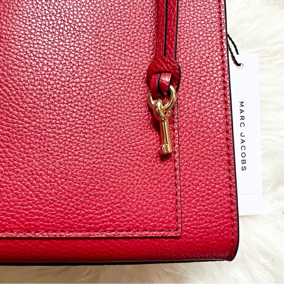 New! MARC JACOBS Micro Grind Leather Tote Bag in Savvy Cherry Red - Picture 5 of 11